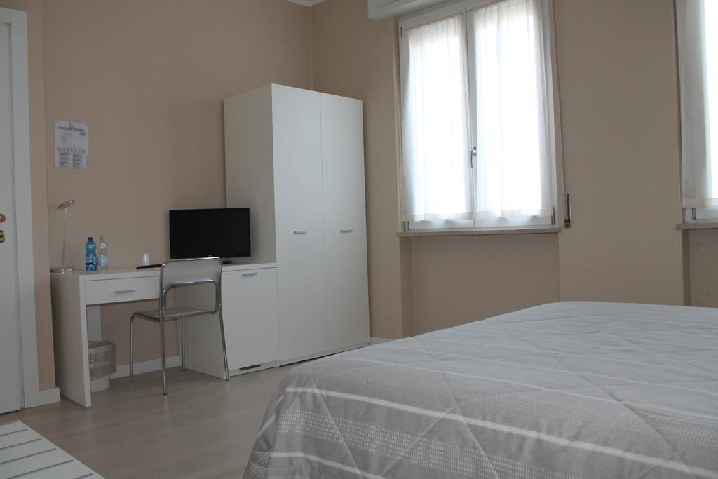 Hotel Cremona Viale Camera foto