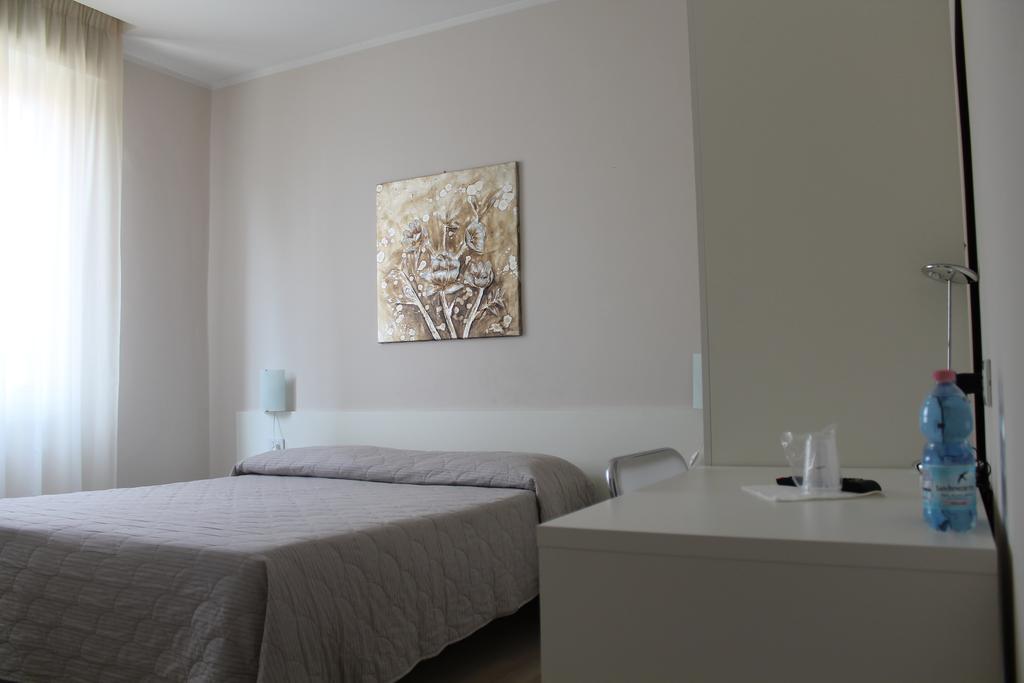 Hotel Cremona Viale Esterno foto