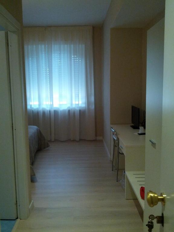 Hotel Cremona Viale Camera foto